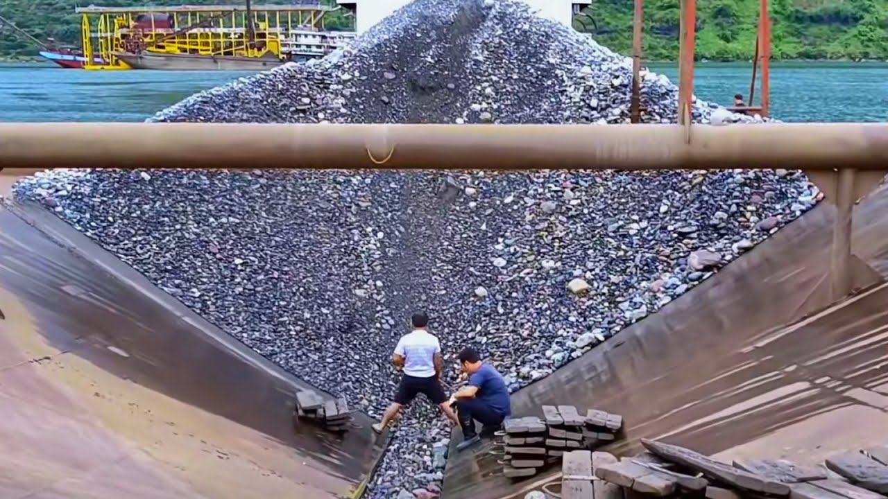 Barge unloading | Satisfying video