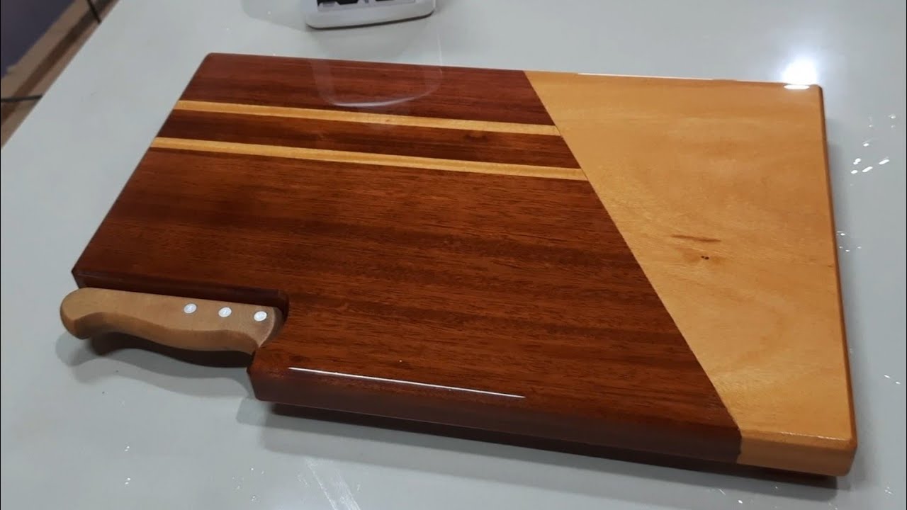 Tábua de corte com porta facas. @Escuta_o_véio