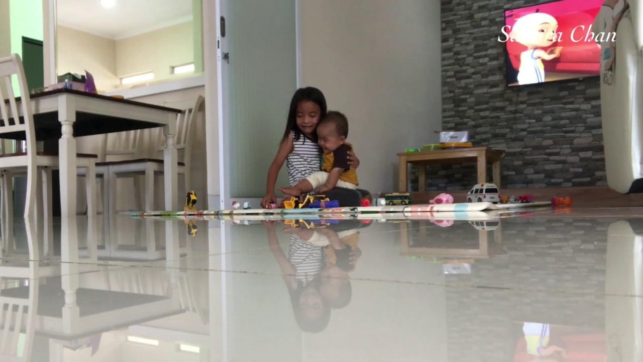 Kakak Zara jaga adik Bayi Sakura Chan | Tertangkap CCTV pertama kalinya Bayi Sakura Duduk Sendiri