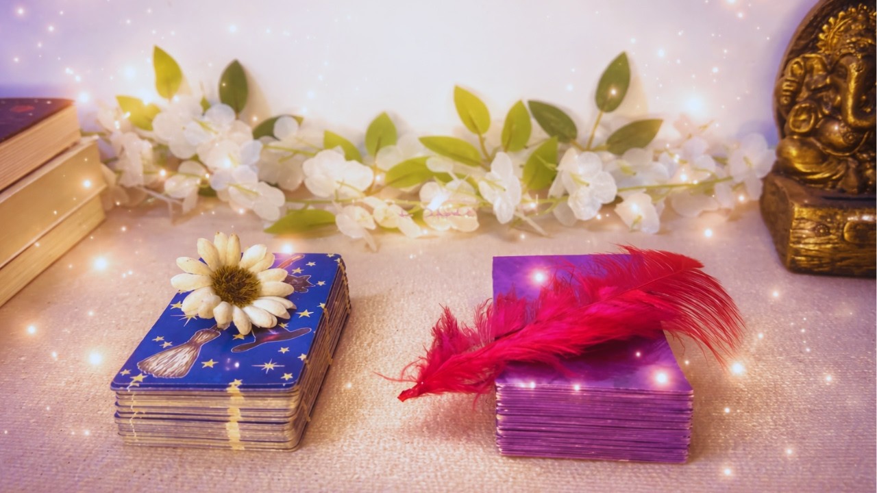 💭😍🎁&iquest;QU&Eacute; PIENSA SOBRE T&Iacute;? 💭😍🎁Tarot Interactivo Amor
