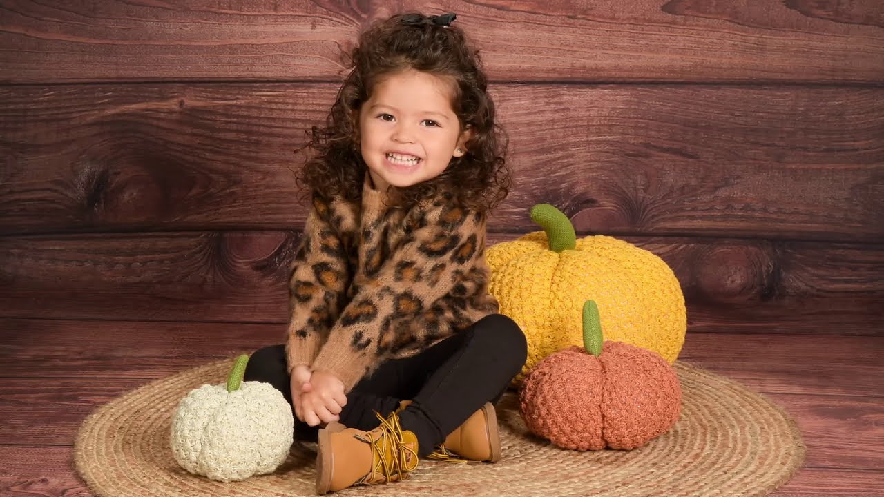 Hello Pumpkin | Lifetouch Preschool Photography