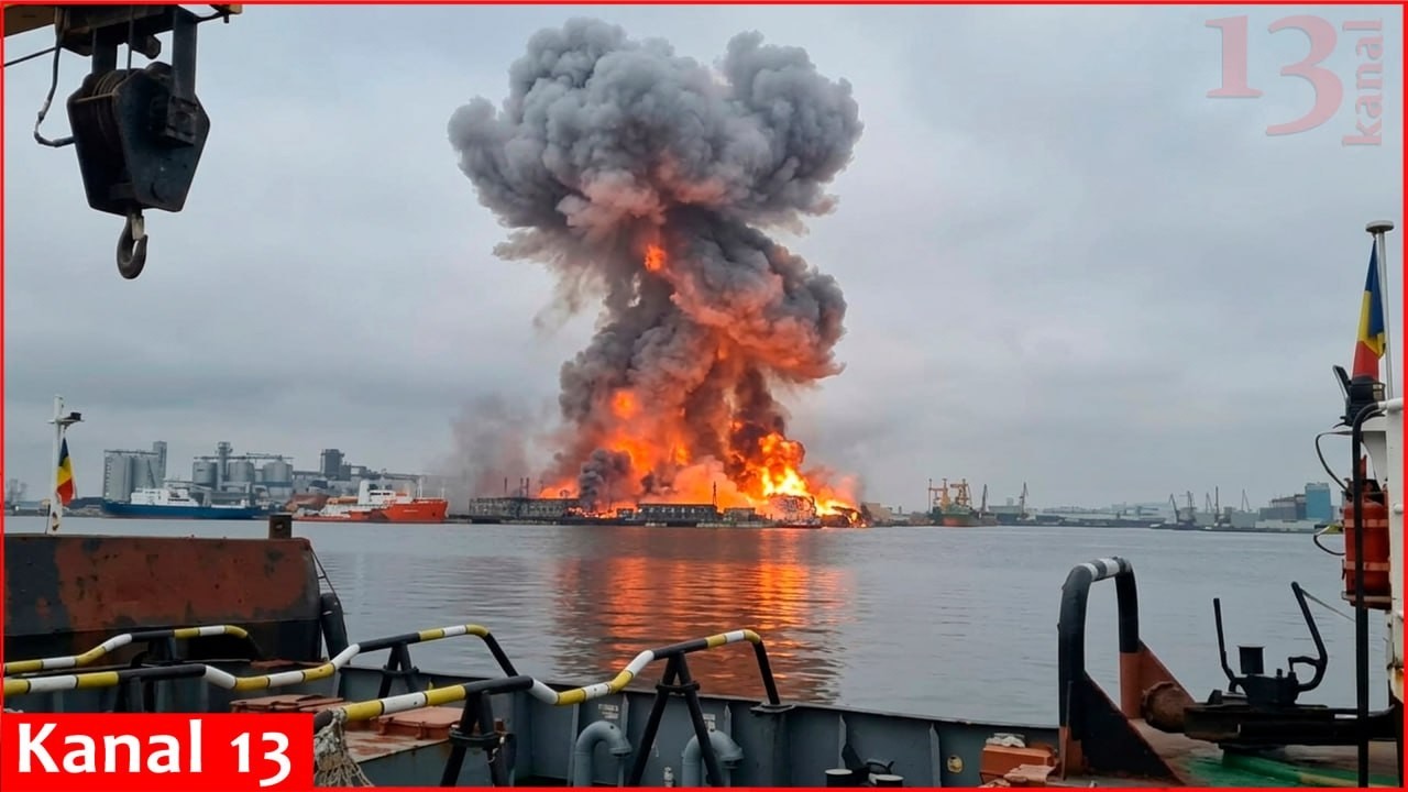 В румынском порту Констанца взорвался морской беспилотник &ndash; произошел мощный взрыв, объявлена ​​с...