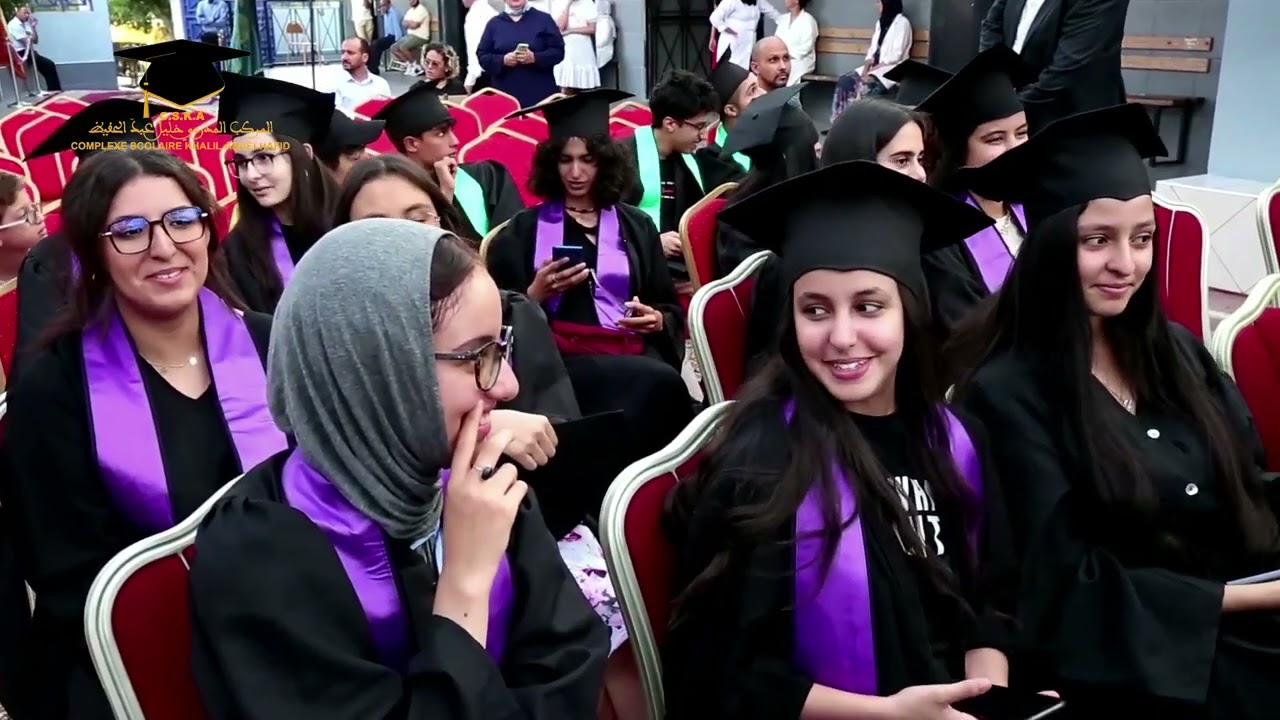 فرحة التلاميذ المتفوقين بمدرسة خليل عبد الحفيظ في حفل اختتام الموسم الدراسي 2021/2022