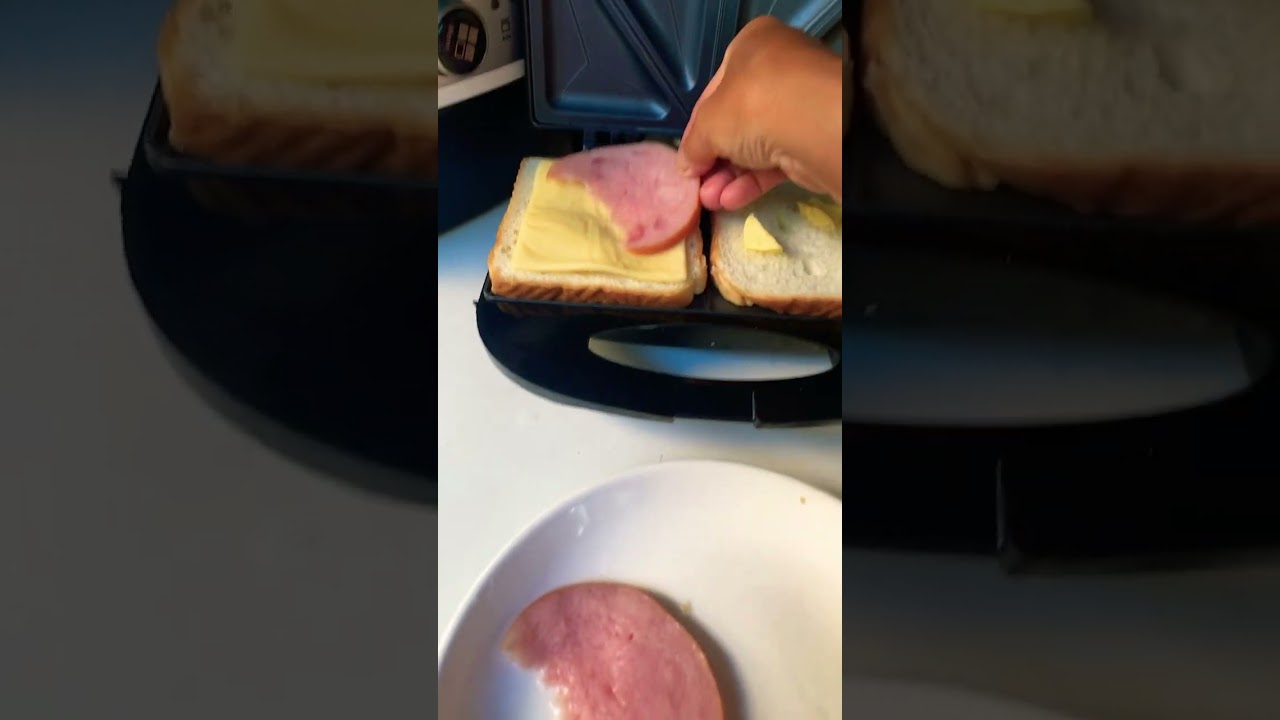 Sandwich maker&hellip; bread, butter, chicken ham..cheese ✌️💪