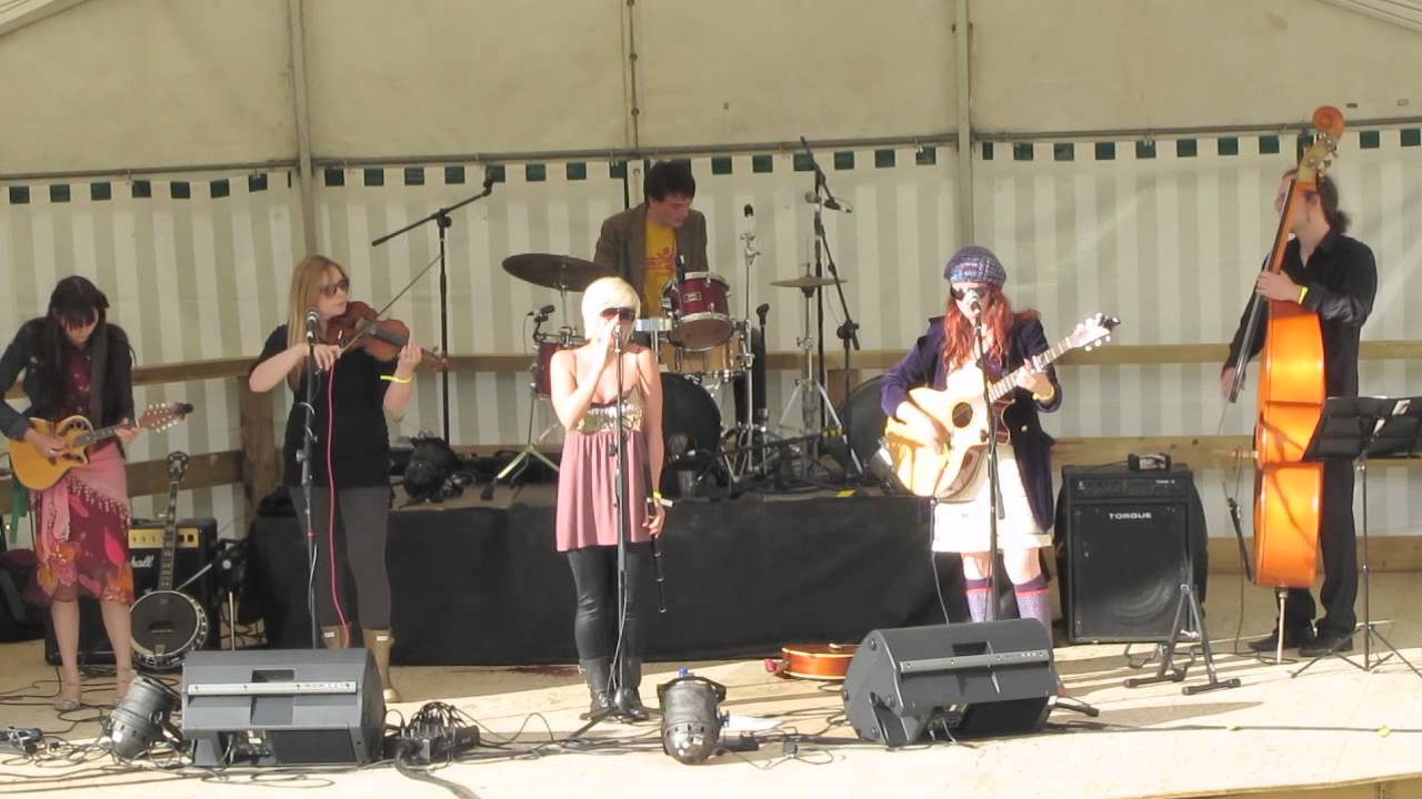 Wookalily at Sunflowerfest 2011