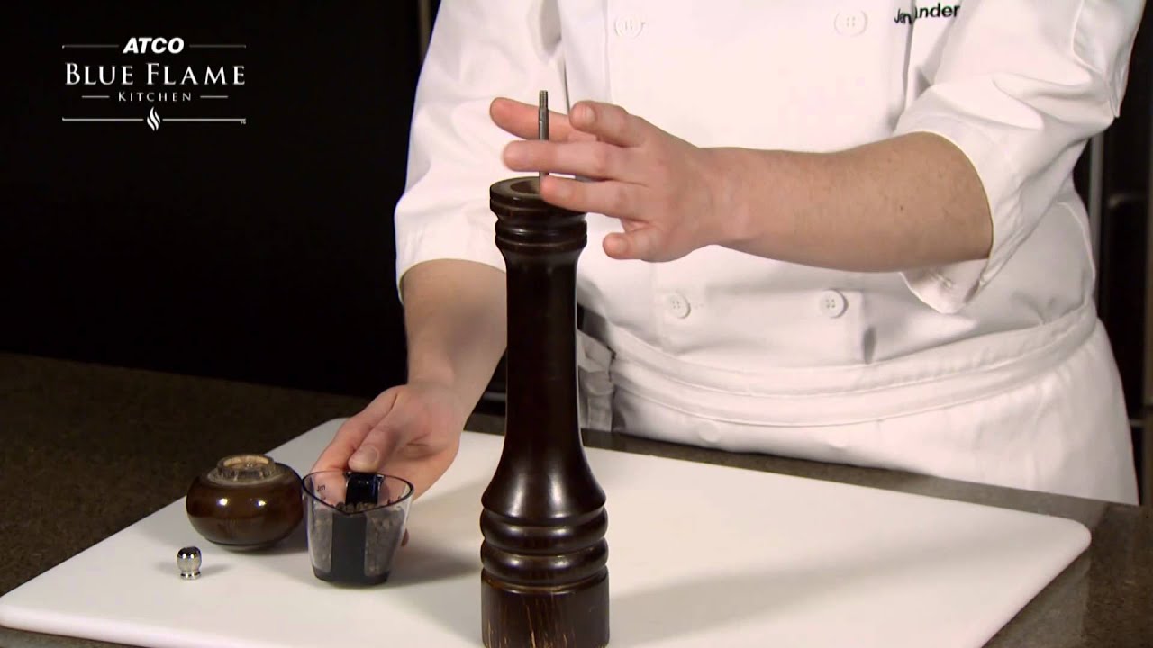 Comment remplir et r&eacute;gler un moulin &agrave; poivre | ATCO Blue Flame Kitchen
