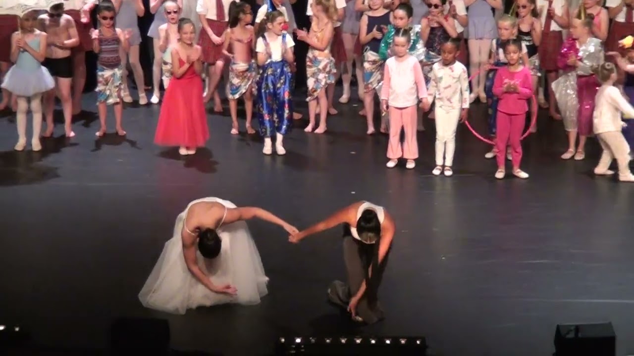 SPECTACLE MONTAIGU DANSE 2025 / LA BOITE A SOUVENIRS http://www.montaigudanse-nantes.com/index.html