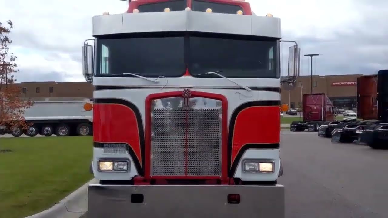 За что дальнобойщики США любили Kenworth K100