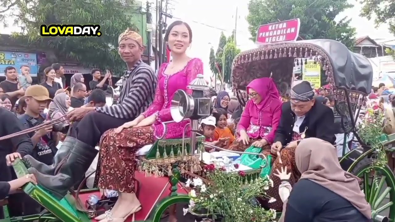 Kirab Pusaka & Pawai Lintas Sejarah Grebeg Suro Ponorogo 2025