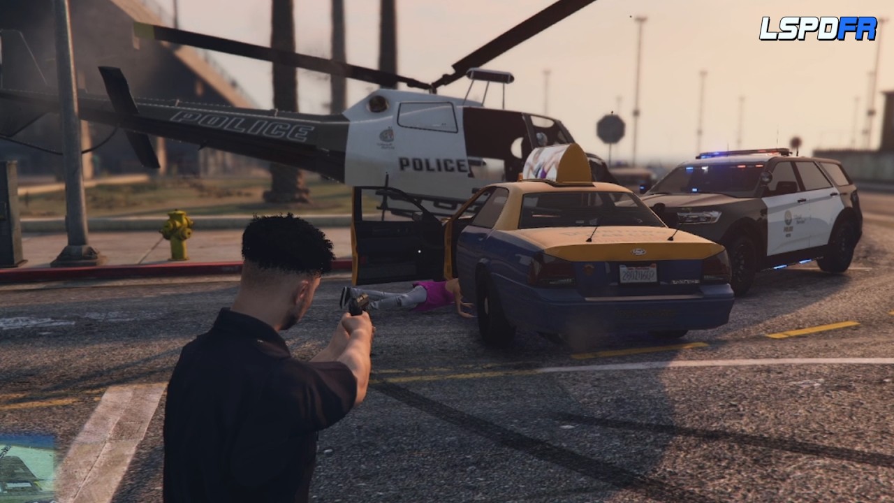 GTA V LSPDFR | Episode 28: Crash From the Sky During an Armed Robbery Arrest