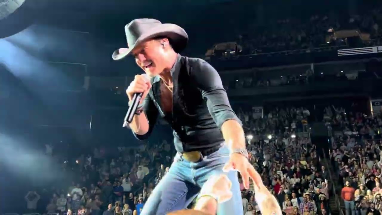 Live Like You Were Dying Tim McGraw Columbus, Ohio March 23, ‘24