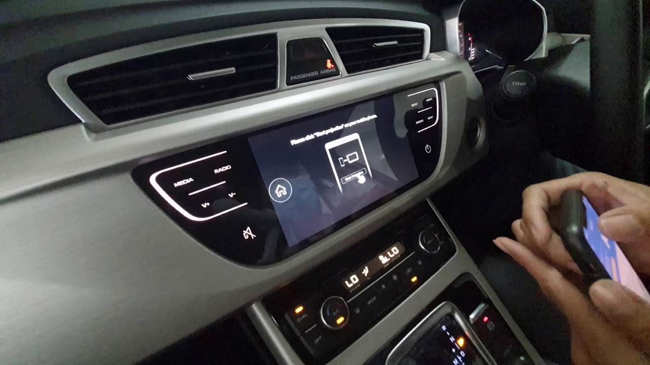 Proton x70 easy connection aka mirror link works with iPhone iOS too