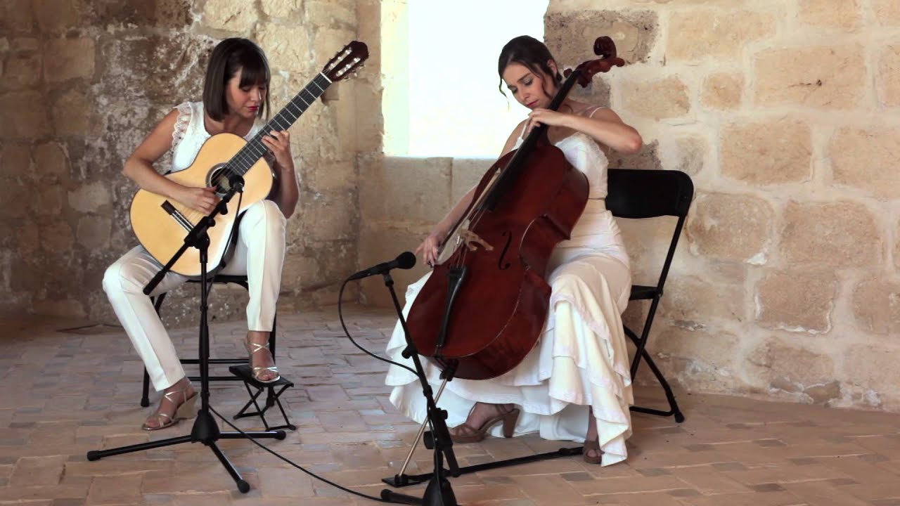 Paola Requena y Marta.- SIERRA MARÍA
