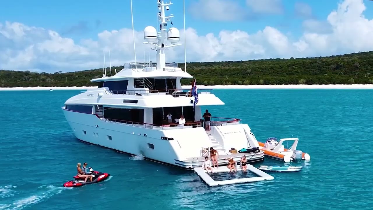 Hamilton Island, Whitsundays Private Yacht Charter | Great Barrier Reef #queensland #yachtcharter