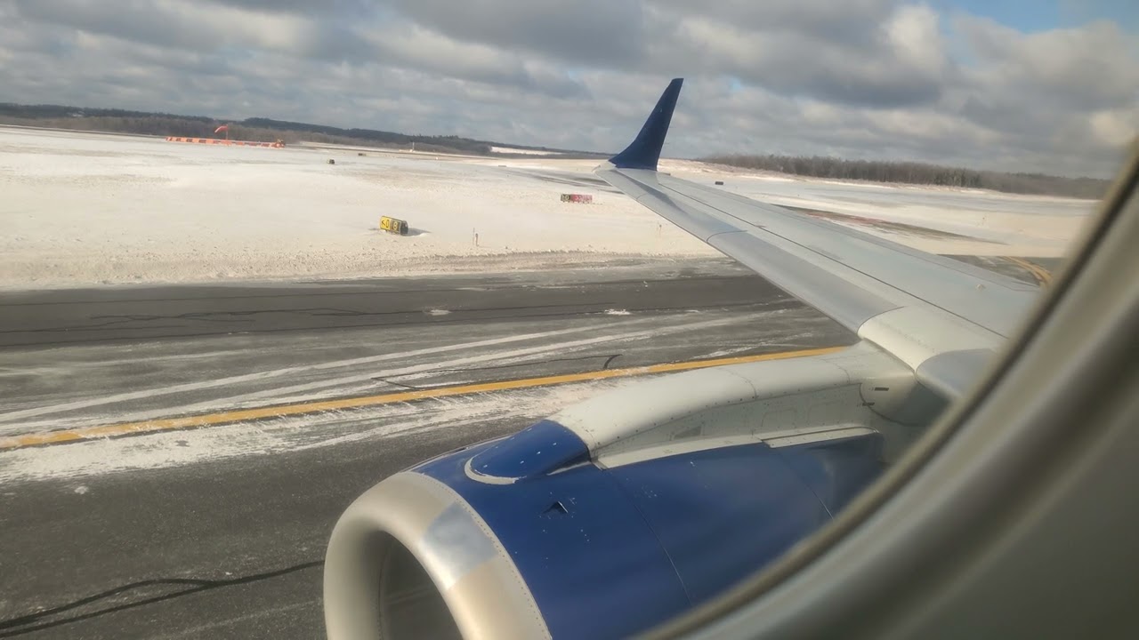 JetBlue E190 (N292JB) Pushback and Smokey Engine Start from Worcester (ORH) 2.5.22