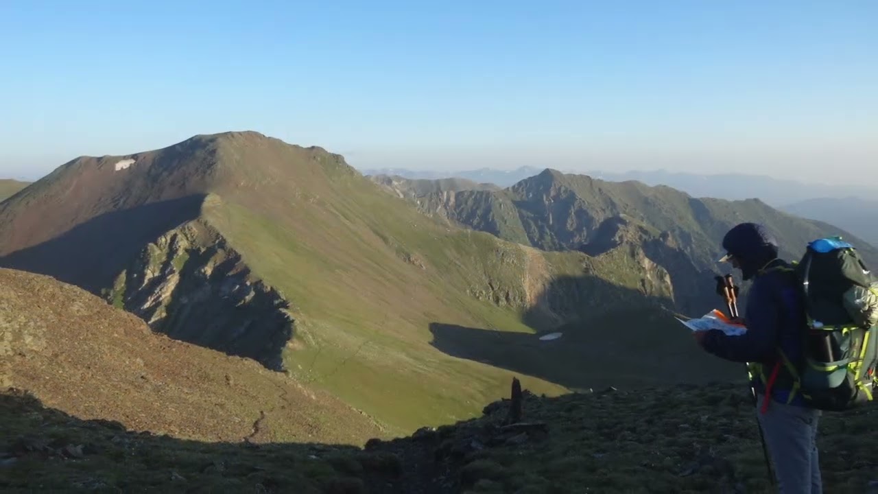 Traversée des Pyrénées 2   Refuge Mariailles au lac Lanoux