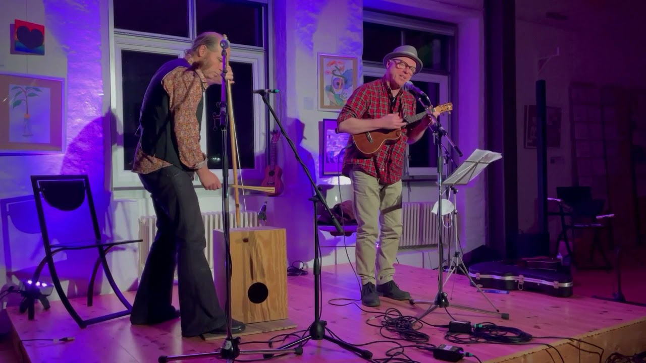 Heiko Heiko, Ukulele Alley Cats beim 1. Möllner Ukulelen Abend (Iko Iko Cover)