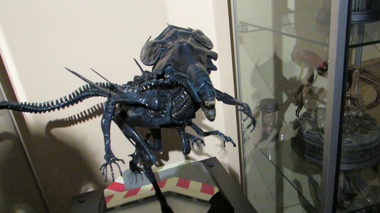 Sideshow Alien Queen Diorama