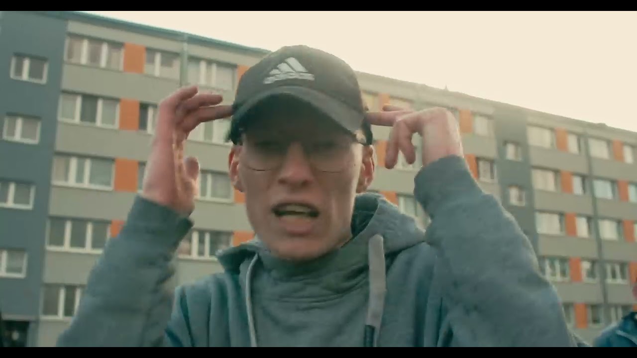 BeCeKa - Wiecznie Niewyspany (ft. Filipek)