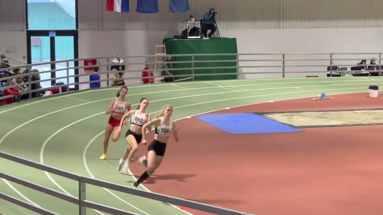 400m - Karolina Zbičajnik: 55,31, Petja Klojčnik (55,36)