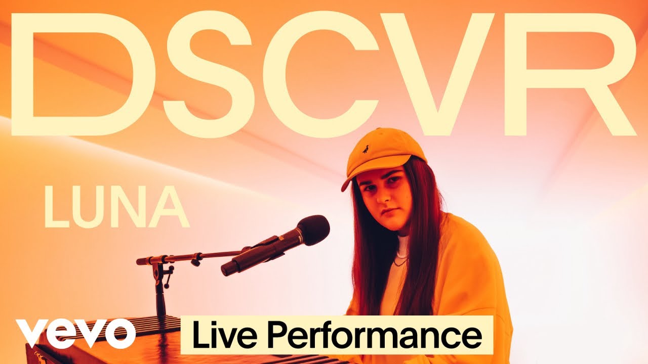 LUNA - hausflur (Live) | Vevo DSCVR