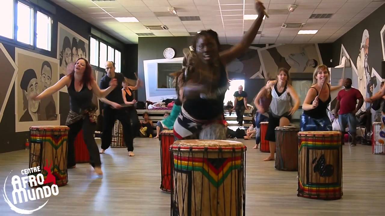 Dundun Danse avec Yansané Kouyaté - Festival de Conakry à Lyon -