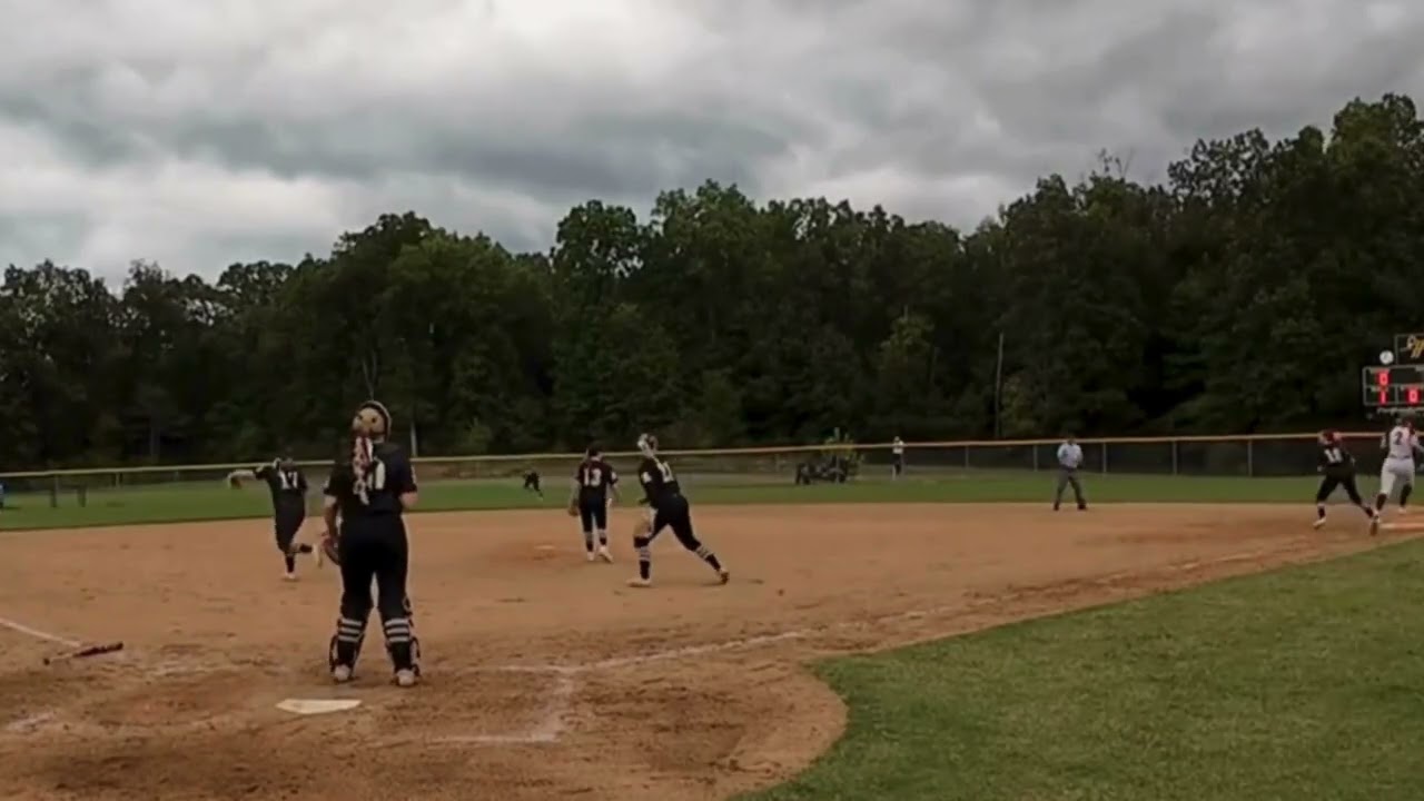 Fast to the bunt and more!!  #bunts #softballdefense #fastpitchsoftball #shorts
