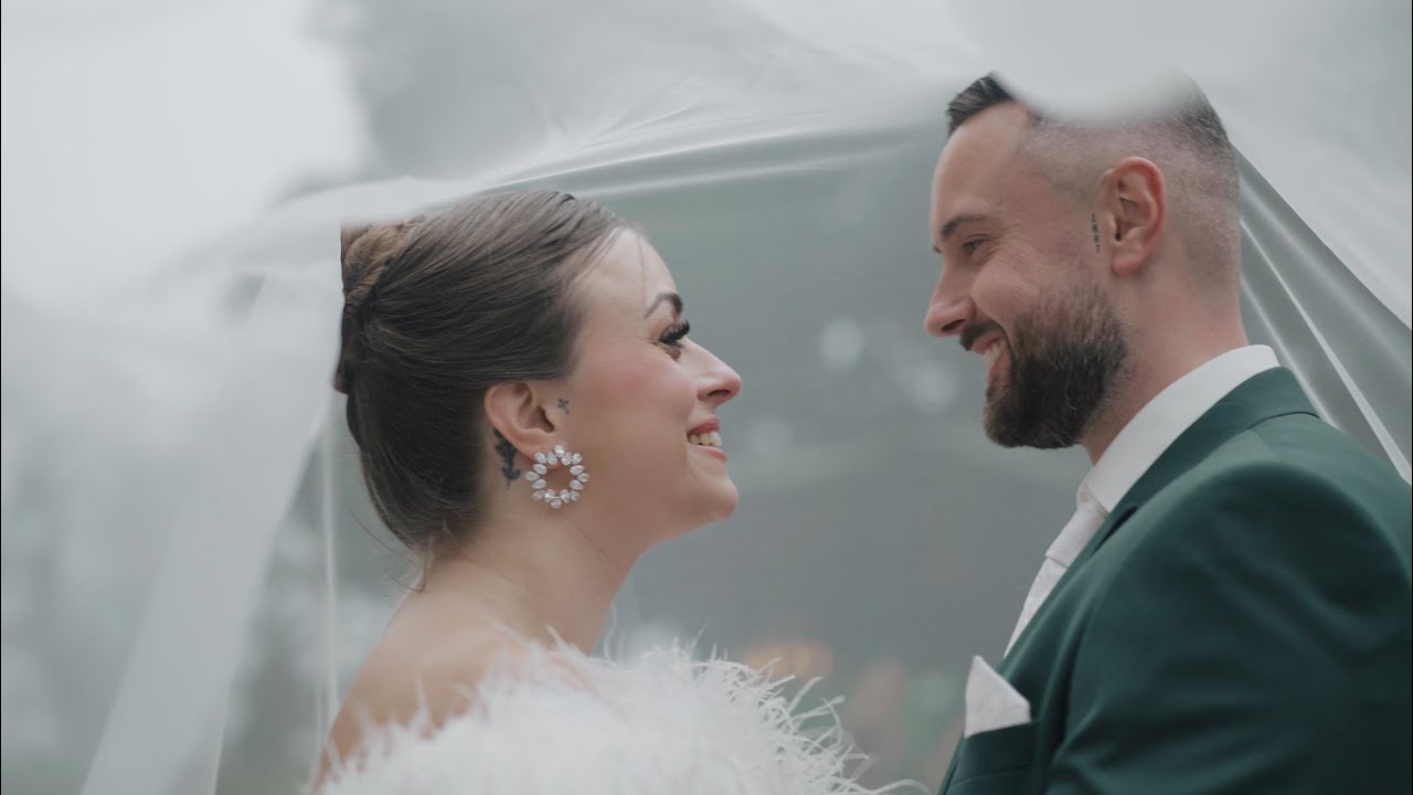 Kerstbruiloft in Kasteel Wijenburg. Bekijk de trouwfilm!