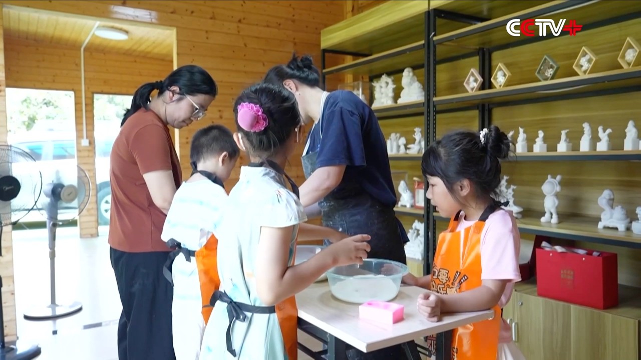 Renowned Historic East China City Draws Visitors with Heritage Tours
