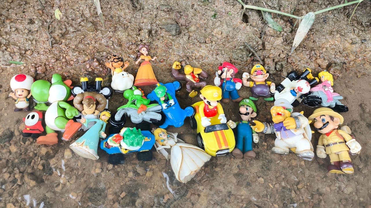 Super Mario bros: Princess peach|Mario|Luigi|Yoshi|Toad|Koopa troopa|goomba mario|Bowser|donkey kong