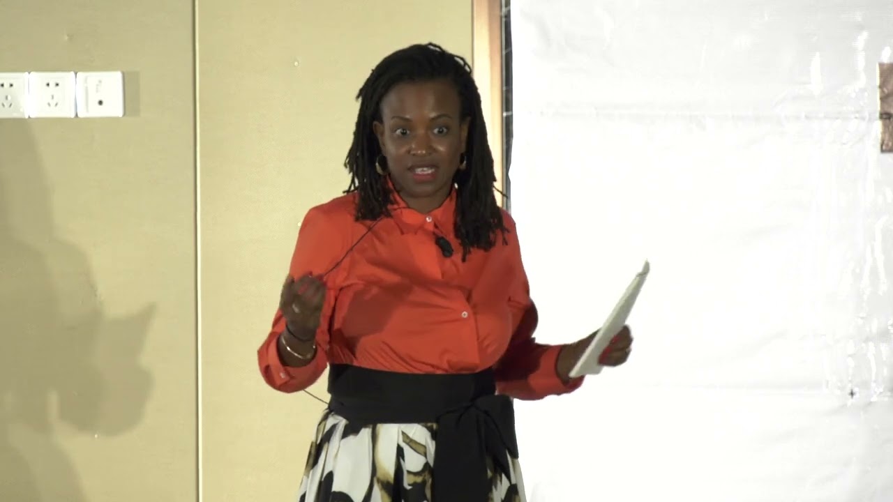 «Vie professionnelle et vie privée : simple question d’équilibre?» | Salimatou Diallo | TEDxDixinn