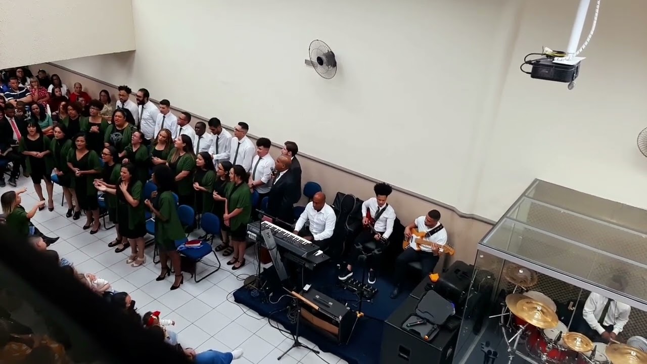 Coral Louvor em Ação Gratitude Bethel Music - Brandon Lake - Gateway Worship  / Gratidão Fhop Music