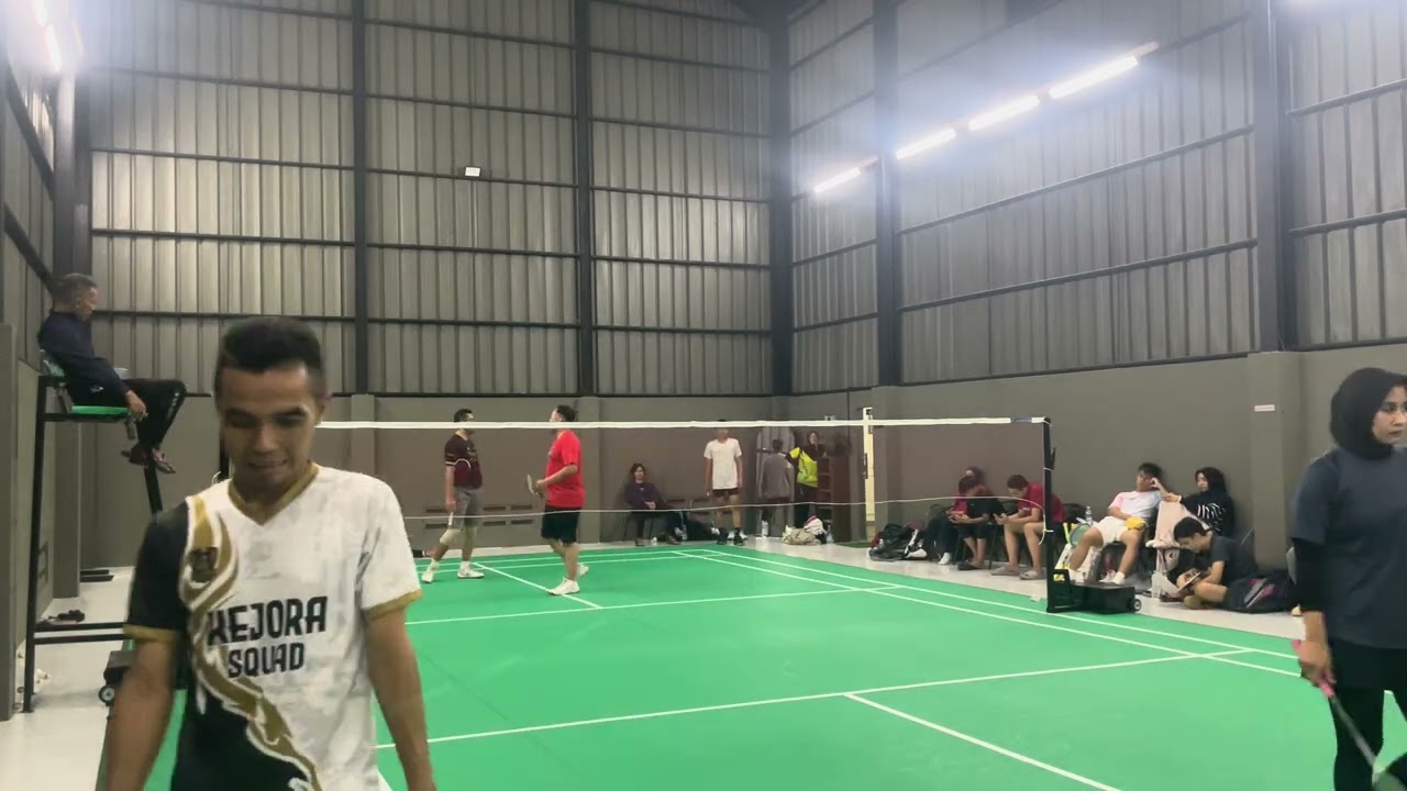 Turnamen BWS di gor Masgun - Brill/Icha VS Hari/Wida