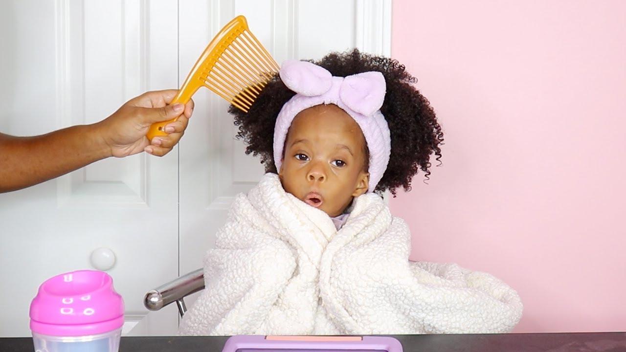 BABY AALIYAH'S FIRST HAIR TUTORIAL - EASY BACK TO SCHOOL HAIR TUTORIAL | Curly Natural Hair Routine