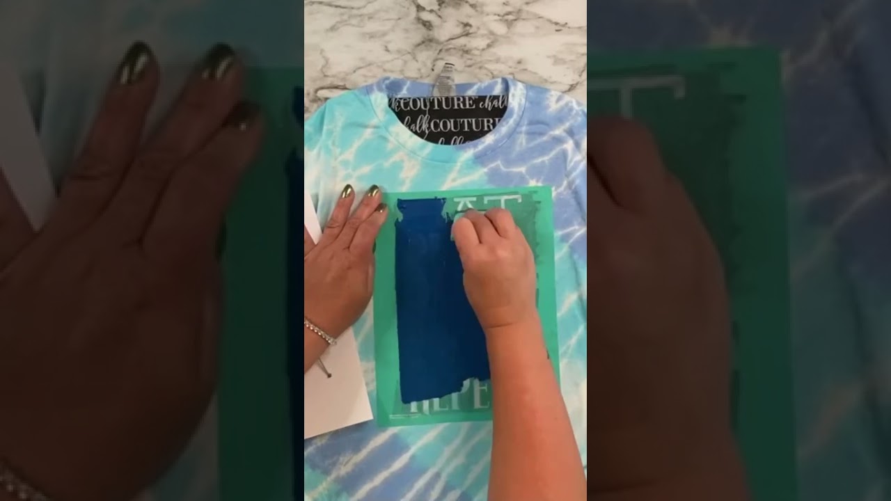 Look how easy it is to ink your own shirt! #youtubeshorts   #chalkcouture #silkscreen #fabricink