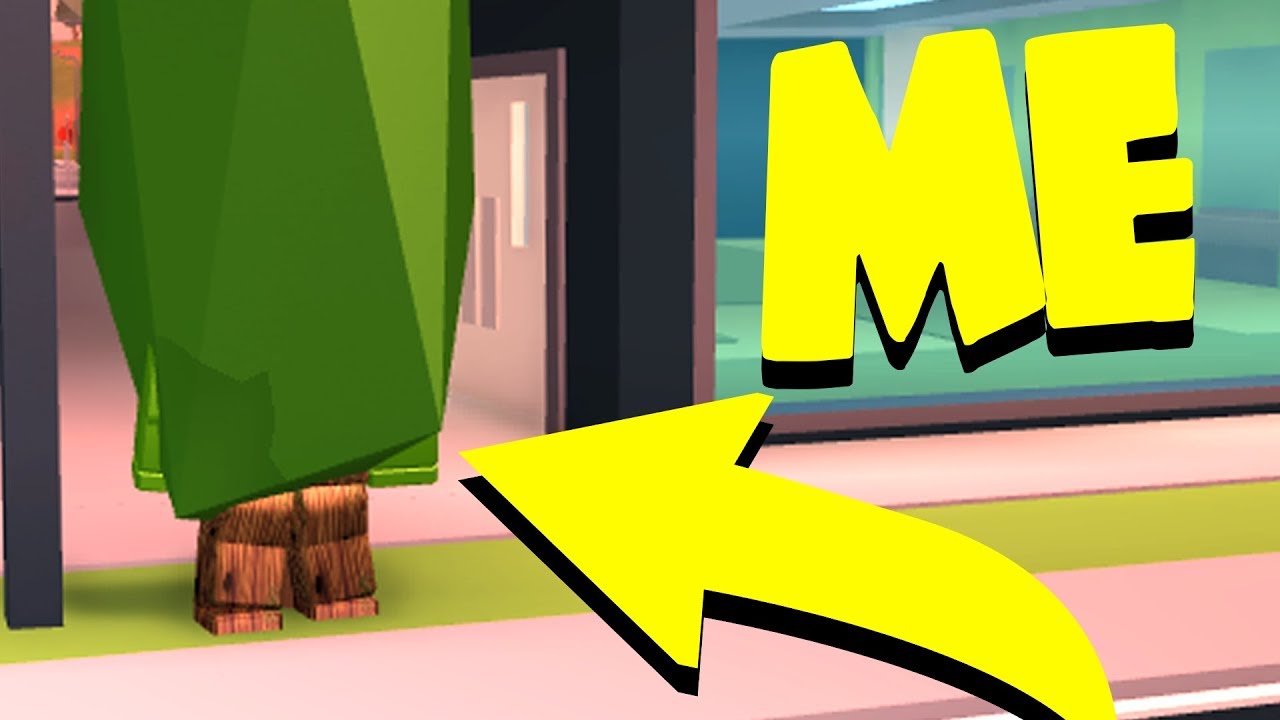 DISGUISING NEAR THE BANK TO ARREST! (Roblox Jailbreak)