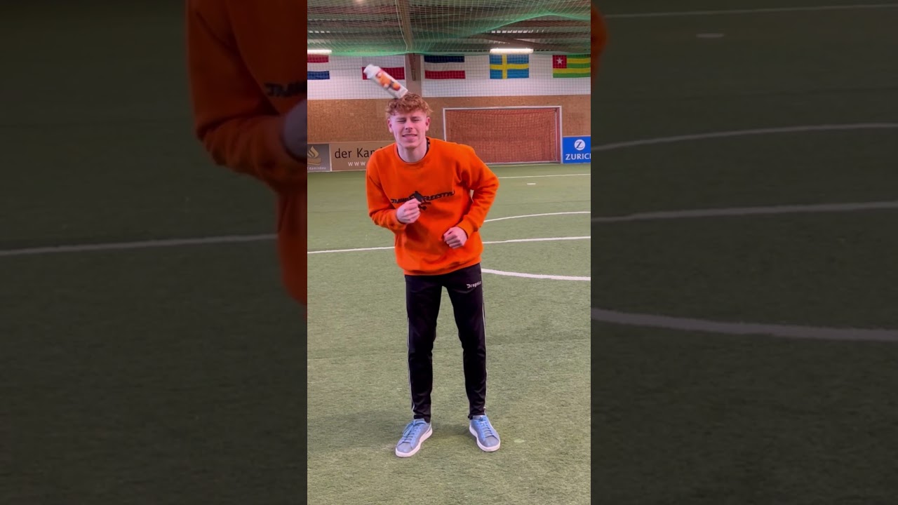 RIP KOPF bei dieser Fu&szlig;ball Challenge! 🤦&zwj;♂️🤕 #shorts #jannikfreestyle
