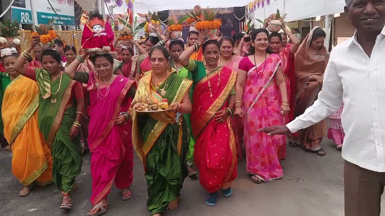 श्री गजानन महाराज मंदिर गणेश नगर यवतमाळ प्रथम दिवशी भागवत ग्रंथ दिंडी