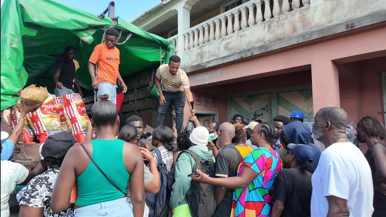 We tried to control this huge crowd in trelawny || Hurricane relief || third distribution 
