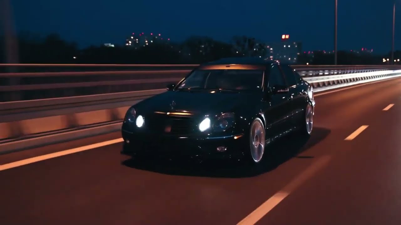 armin van buuren - in and out of love (slowed) \\ Mercedes edit