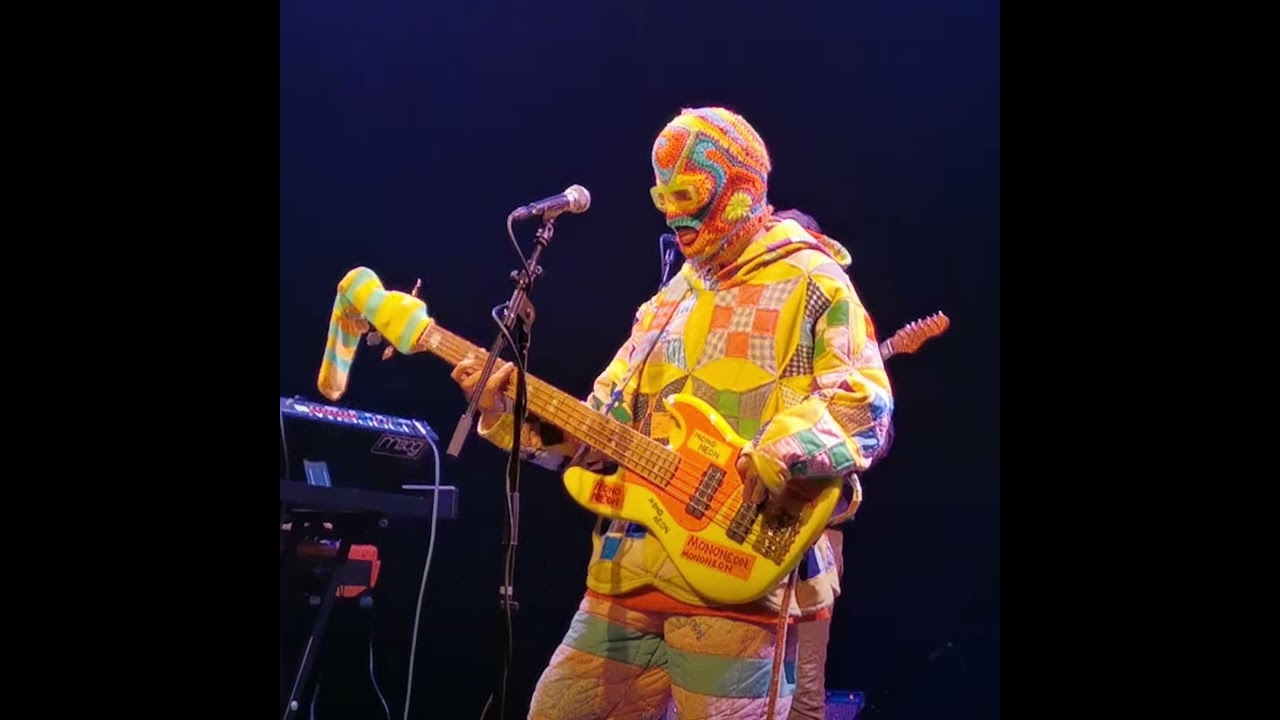 MonoNeon - Hot Cheetos (Instrumental Backing Track)