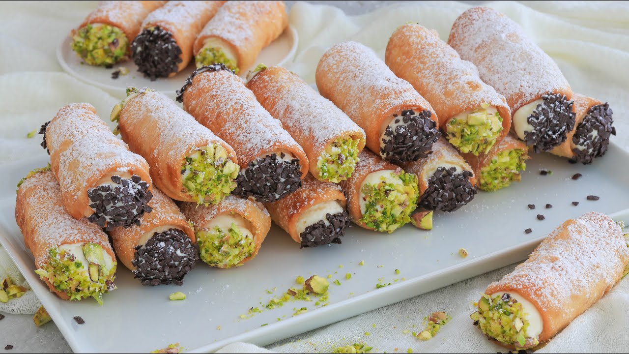 Sizilianische Cannoli mit Ricotta I Italienische Süßspeise
