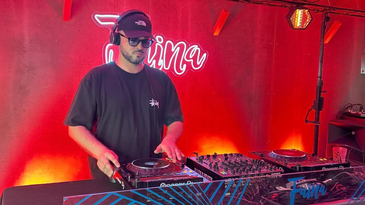 John Deluxe @ Faina (Estação da Luz)