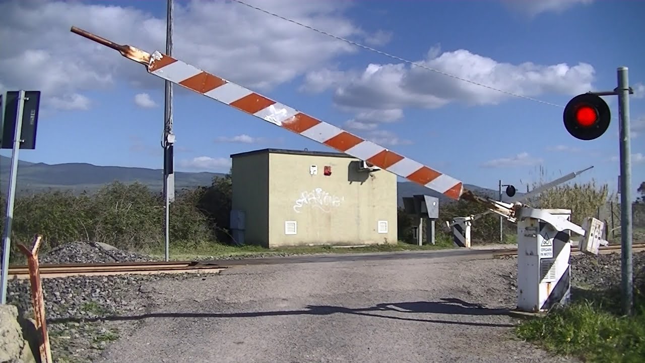 Spoorwegovergang Marrubiu (I) // Railroad crossing // Passaggio a livello