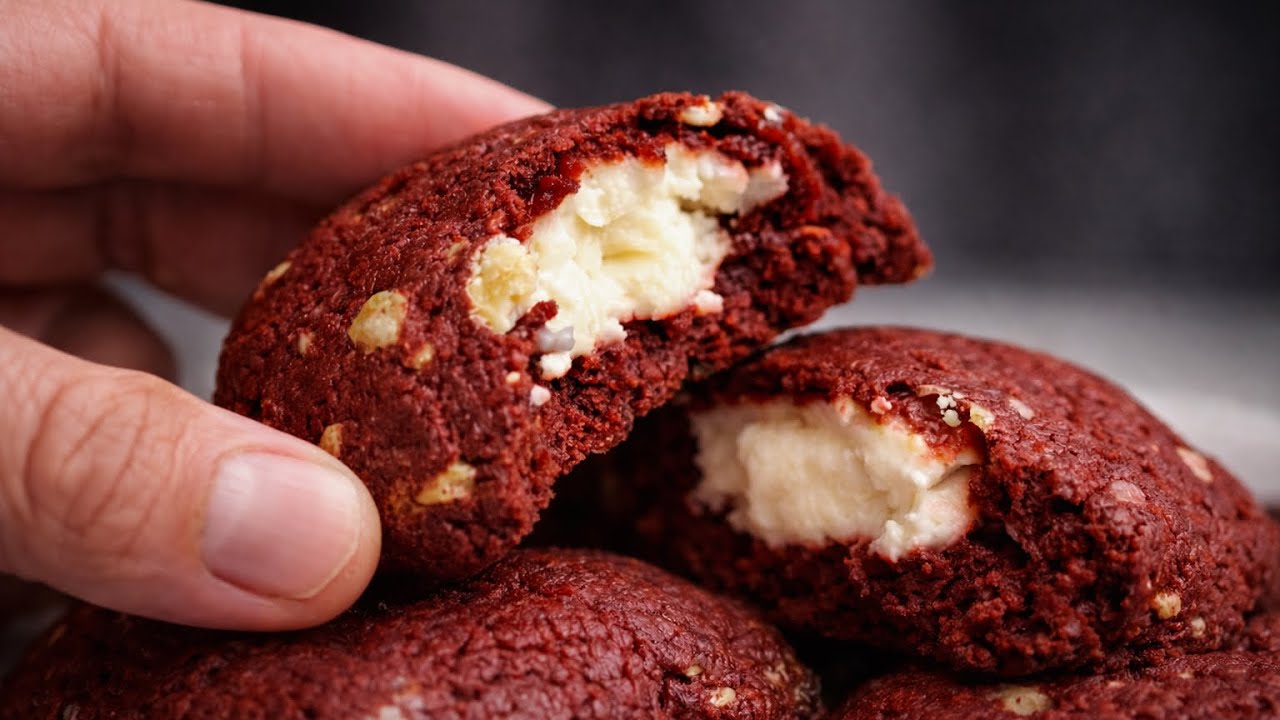 I Bake These Red Velvet Valentine’s Cookies – She’s Obsessed | Easy Recipe