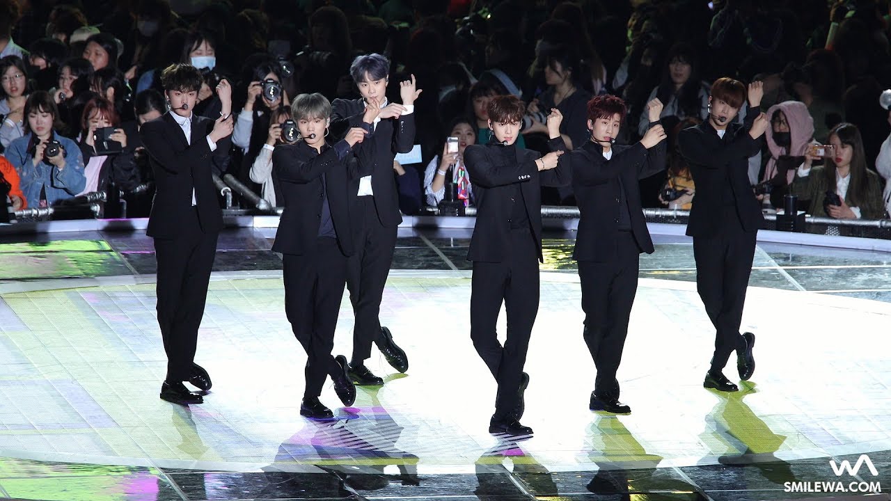 170929 아스트로 (ASTRO) 'Baby' 4K 직캠 @창원 케이팝 월드 페스티벌 4K Fancam by -wA-
