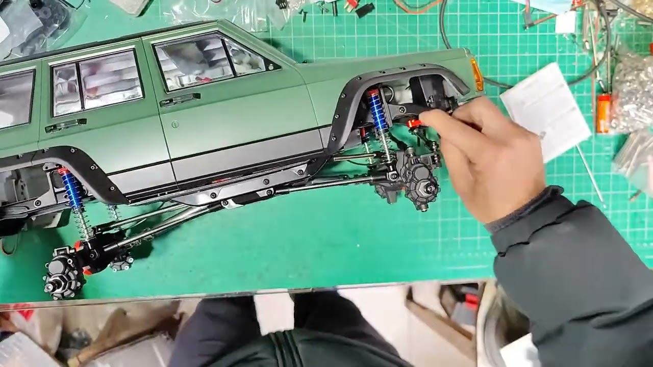 Đập hộp xe RC Austar AXX4 Cherokee