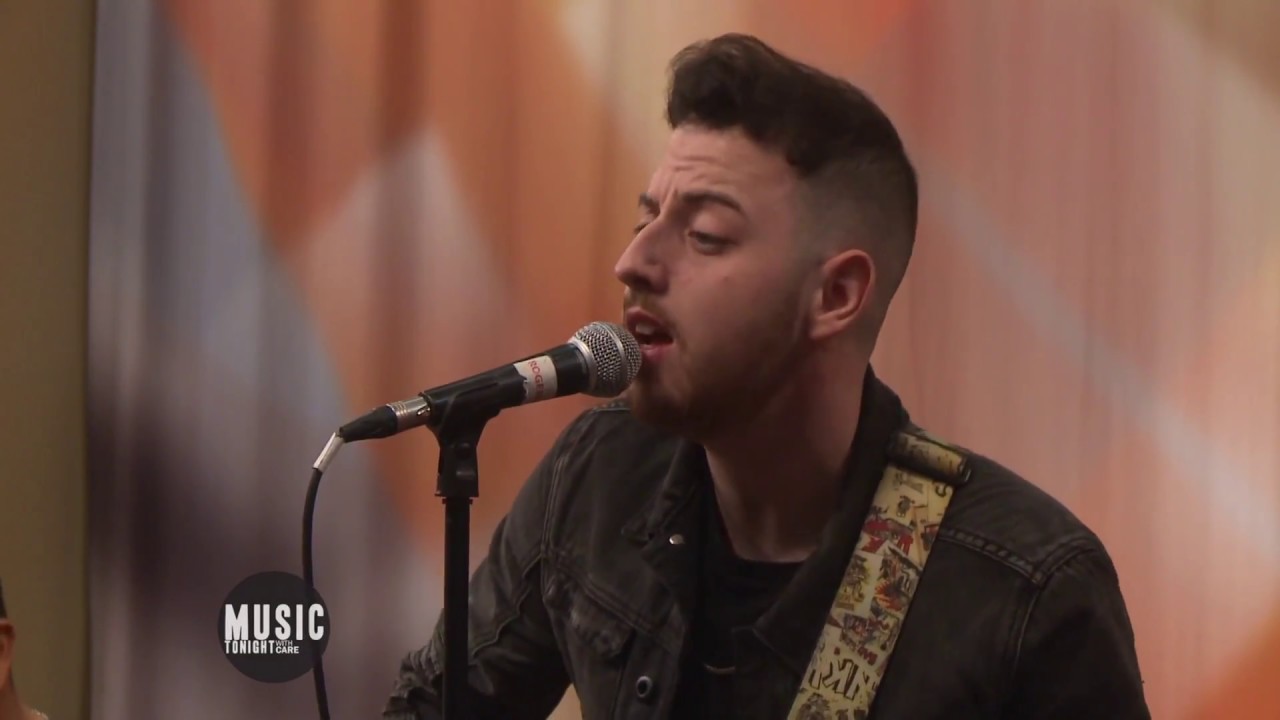 Alex Price Acoustic Performance