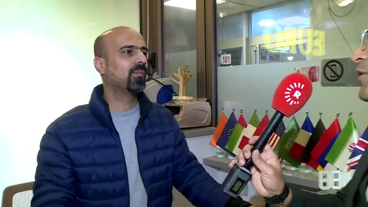 بازرگانێکی ئاڵوگۆڕی دراو لە سلێمانی: تمەن وەزعی زۆر خراپە و 1 دۆلار بە 45 هەزار تمەنە