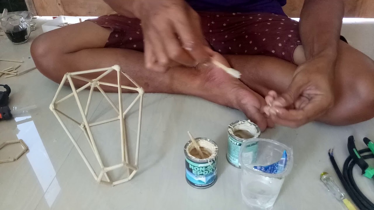 Membuat lampu geometris dari sumpit